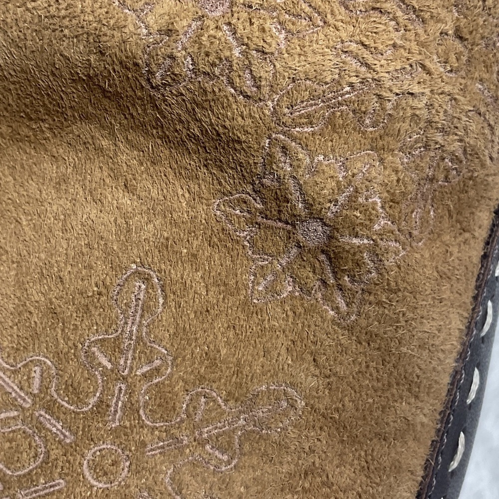 The North Face Tan and Cream Winter Boots with snowflakes - Picture 7 of 9